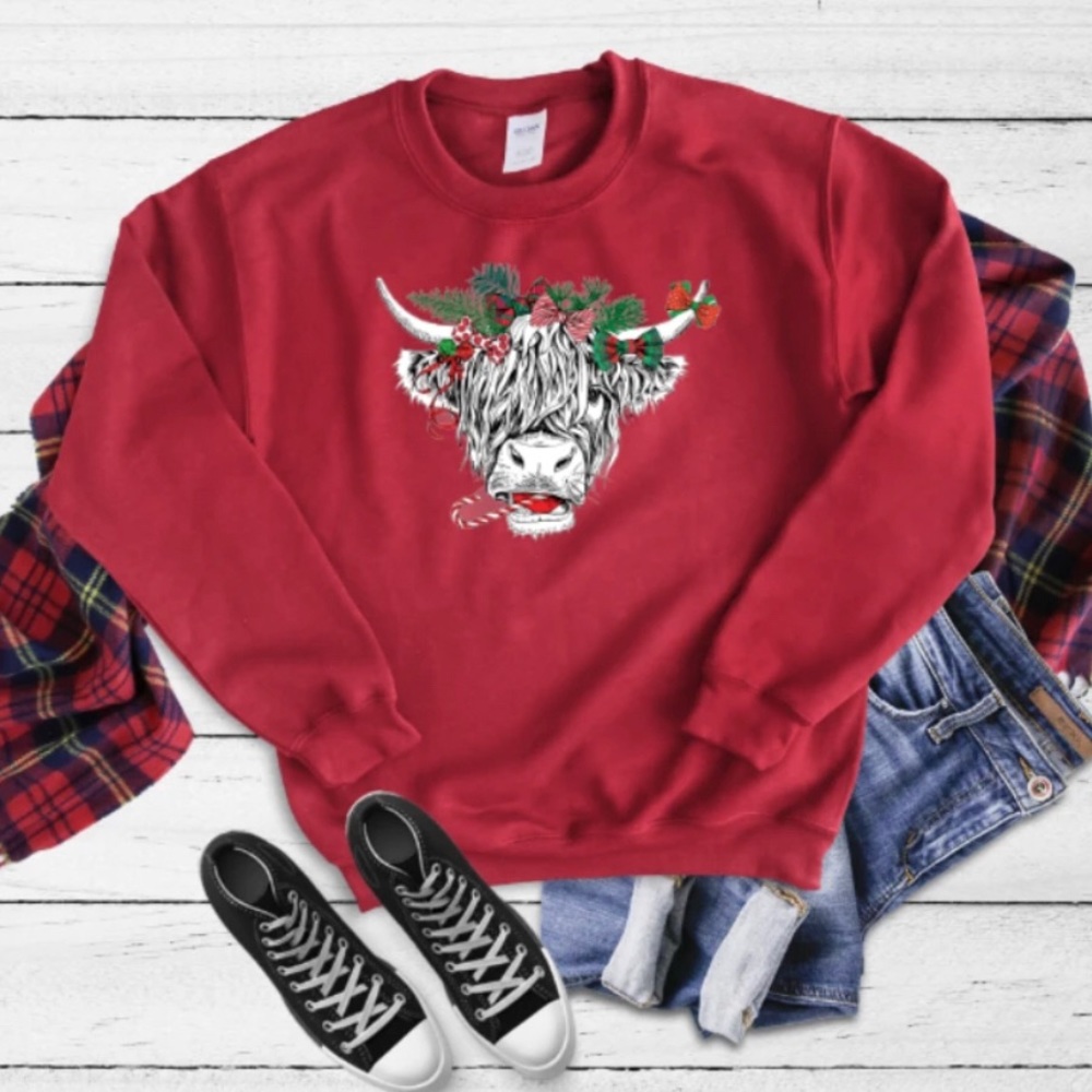 Christmas Cow Graphic T-shirt (NOT SWEATSHIRT)